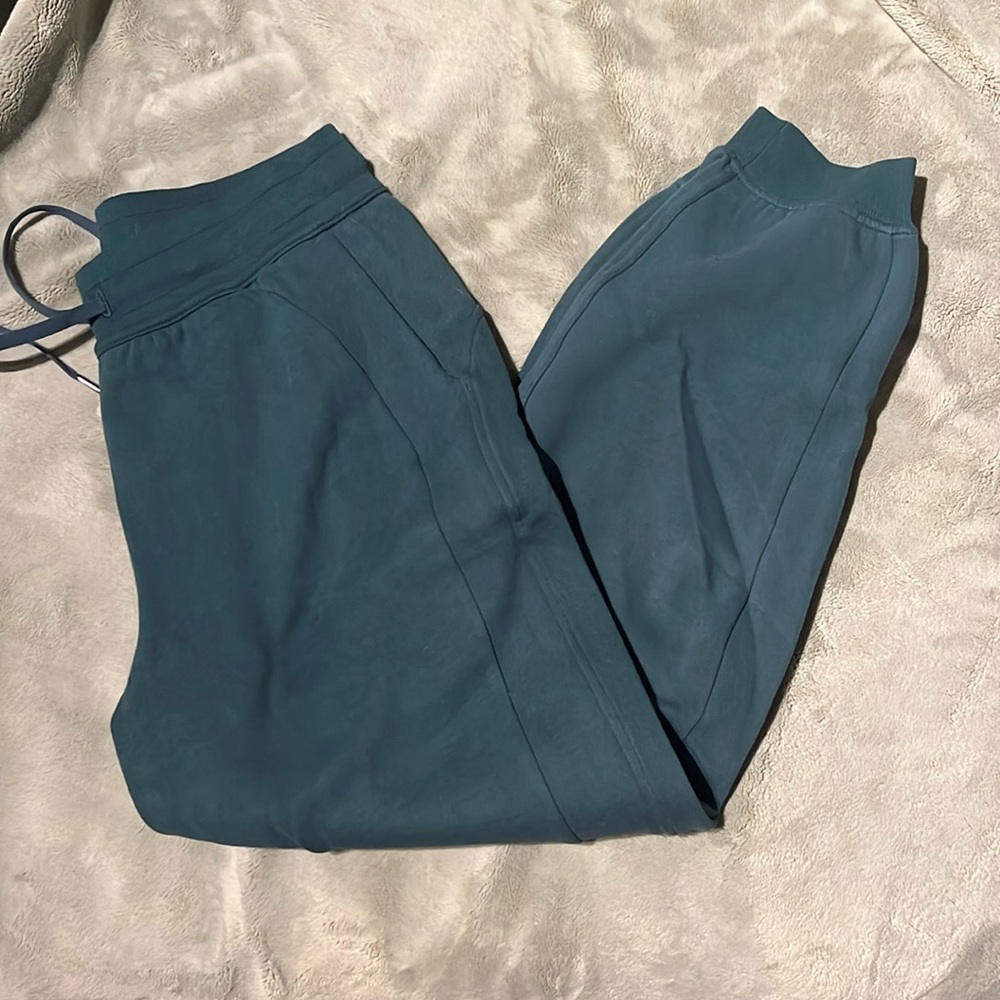 Lululemon joggers